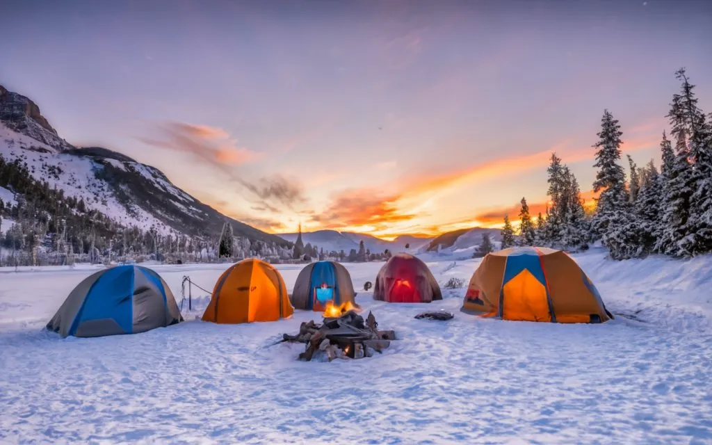 inflatable-tents-in-winter-snow-camping-tips-and-tricks